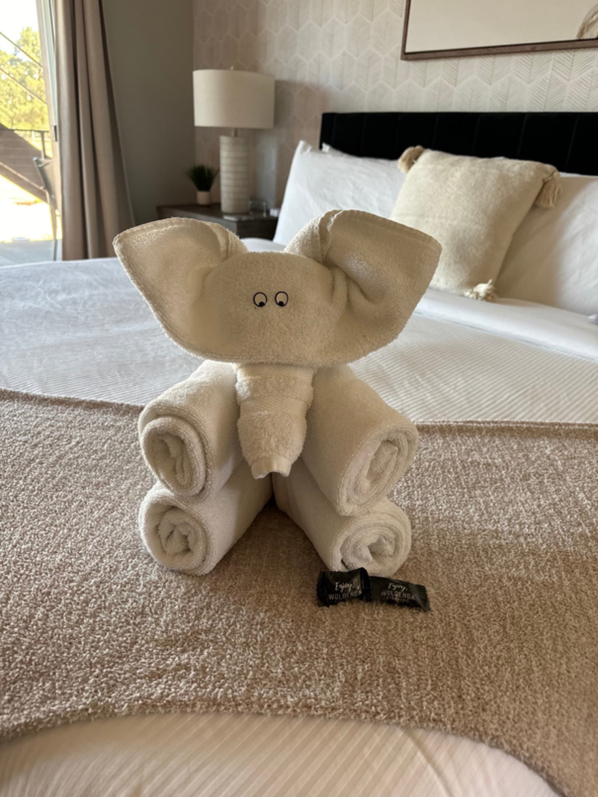 Signature towel-origami welcome detail